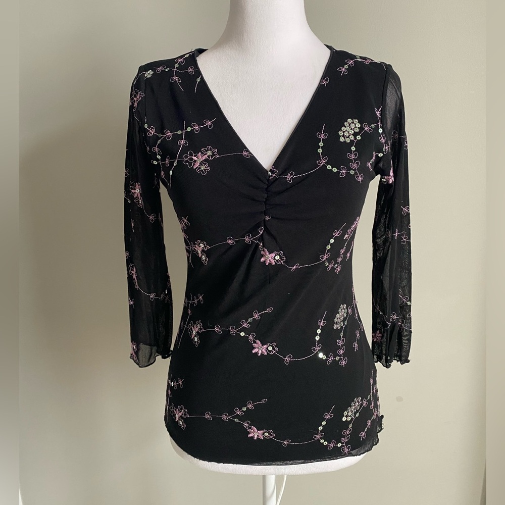 Wrapper Black and Pink Floral Top 3/4 Sleeve